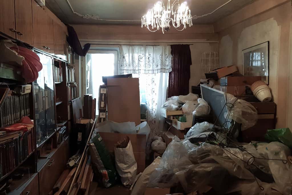 Diogenes Syndrome: Extreme Hoarding, Dementia, and What to Do A house hoarded with random stuff.